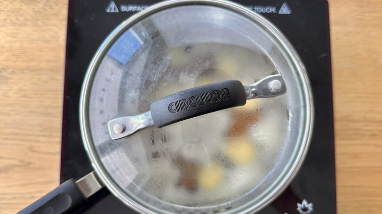 Covered pot of ginger hard candy mixture