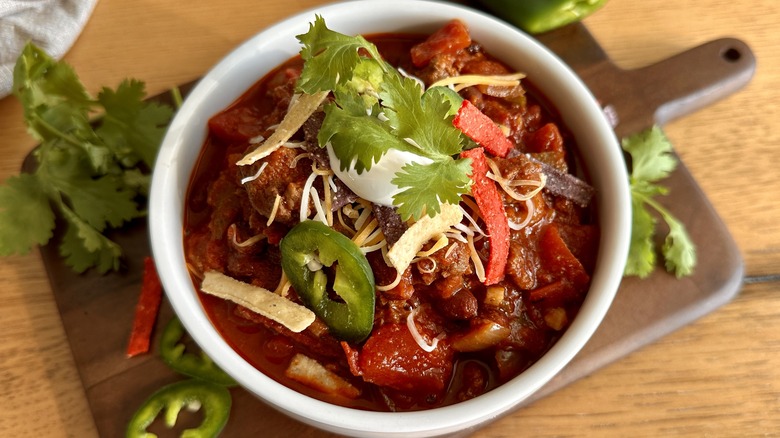 Spicy slow cooker beef chili