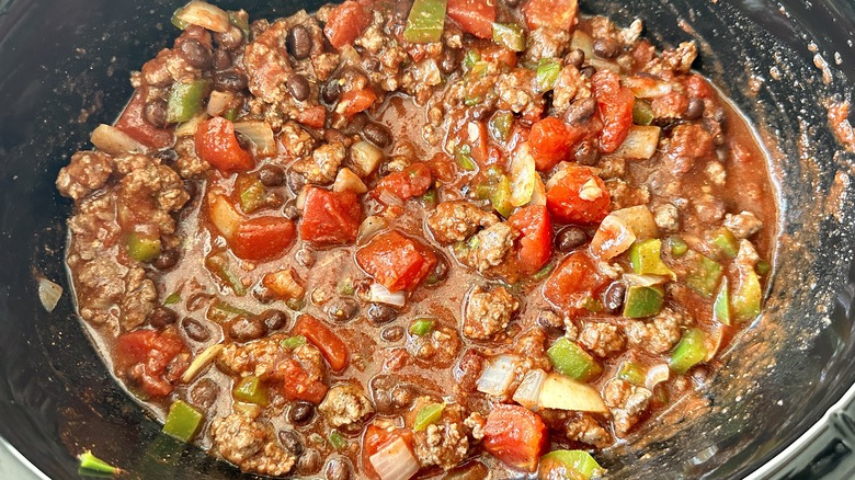 Chili in slow cooker