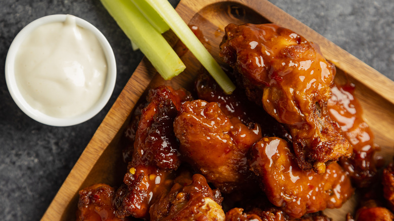 Habanero buffalo wings with sauce