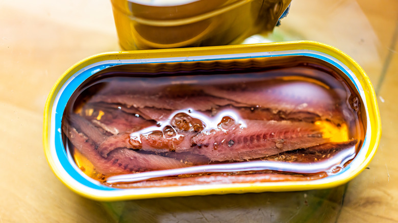 Tin of oil packed anchovies