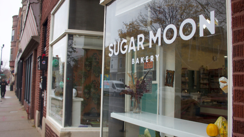 Street view of Sugar Moon Bakery