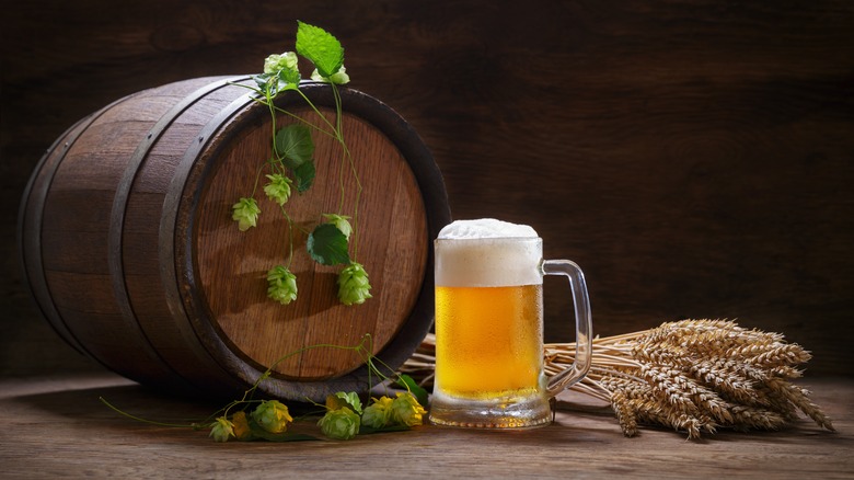 IPA with aging barrel and hops