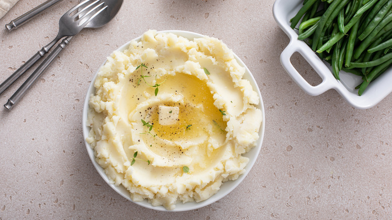 Creamy mashed potatoes and green beans