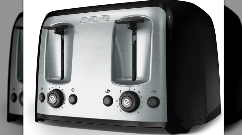 Black and Decker 4-slice toaster