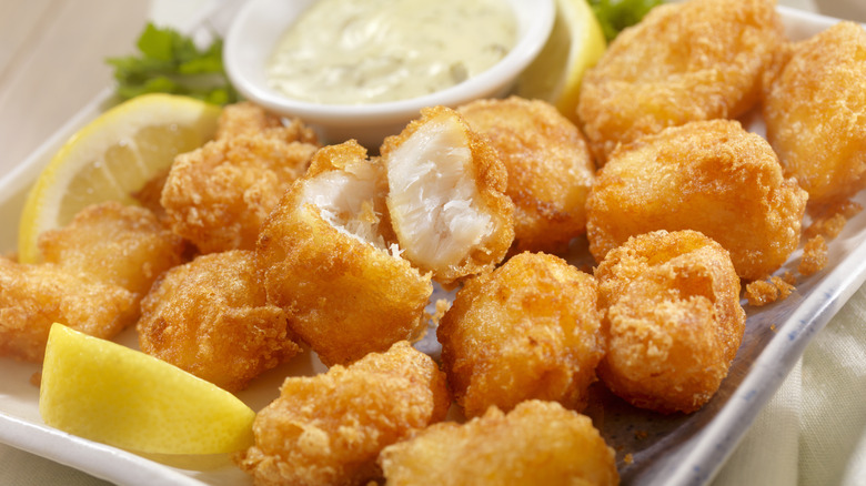 fish nuggets with sauce