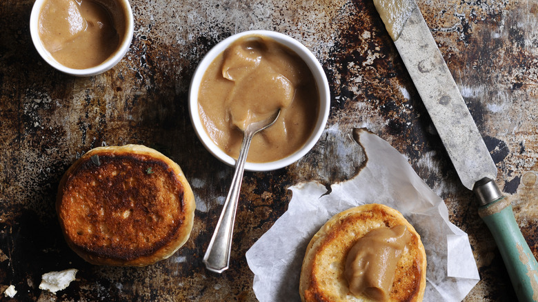 A bowl of apple butter