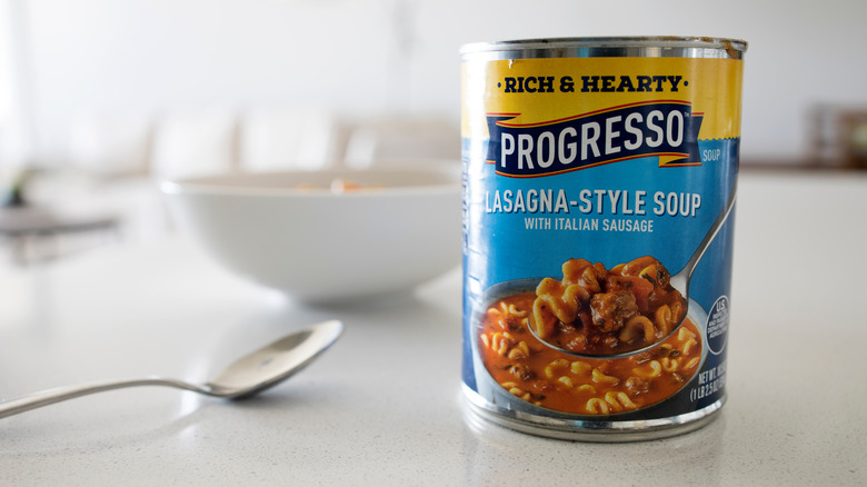 Can of Progresso Rich & Hearty lasagna-style soup