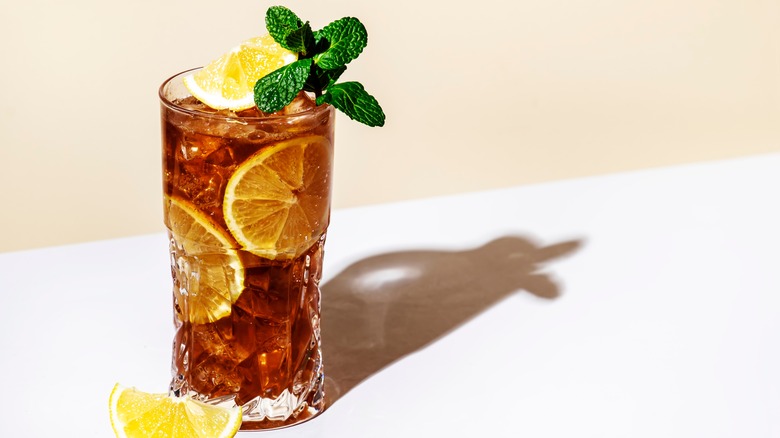 Long Island Iced Tea with lemon