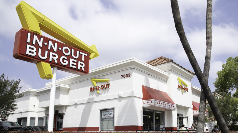 An In-N-Out location in California