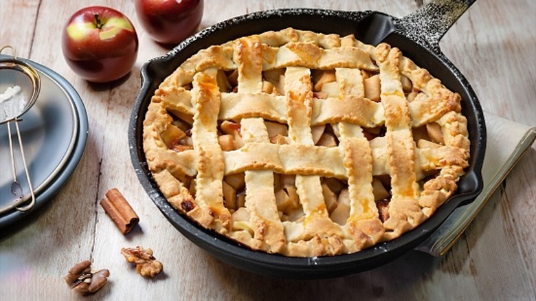 Apple pie in a skillet