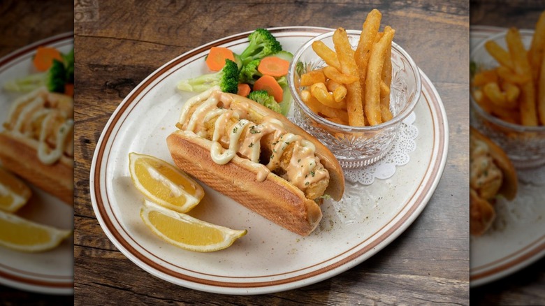 fried fish po'boy sandwich