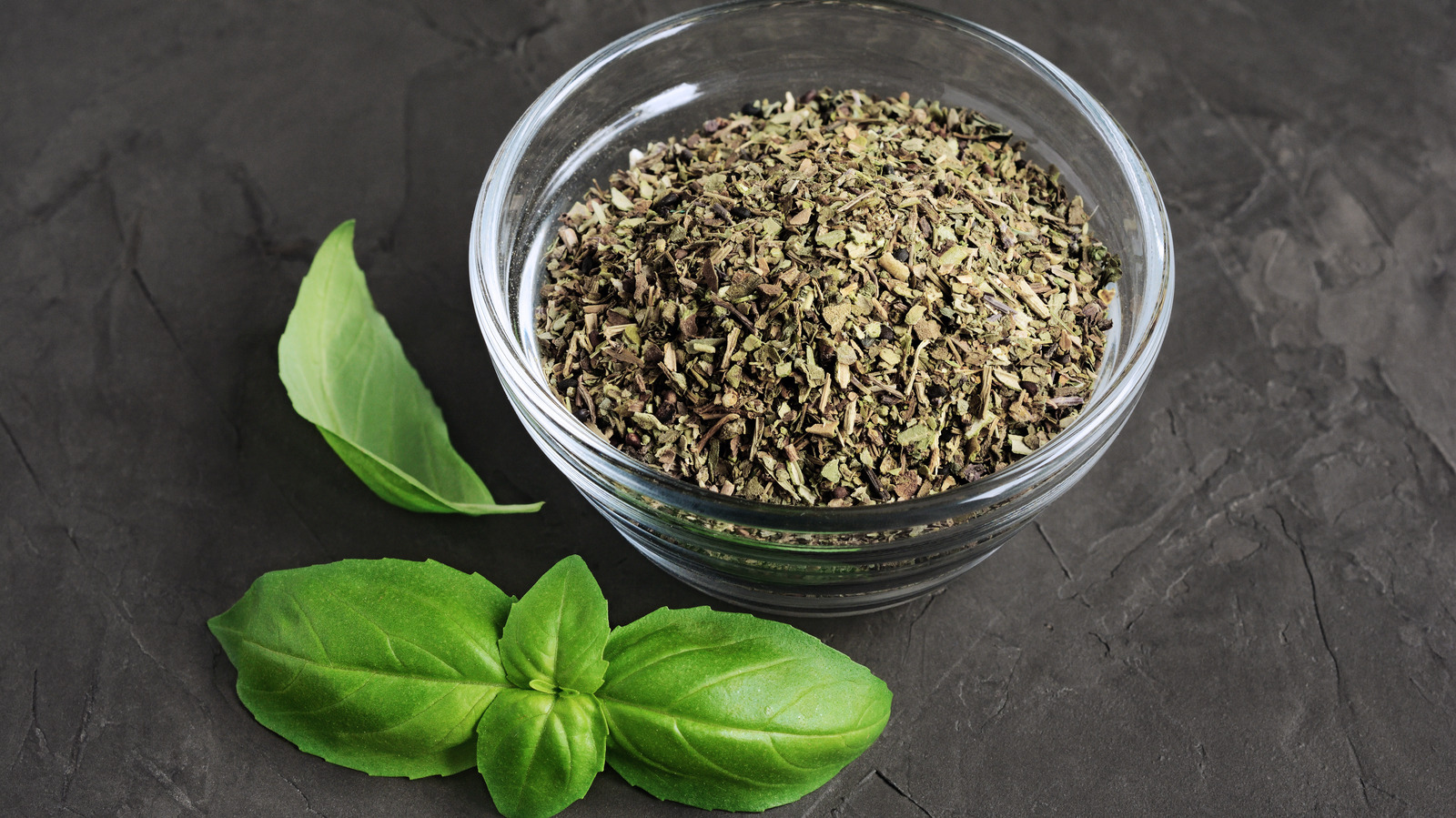 The Best Herb For A Last Minute Basil Substitute