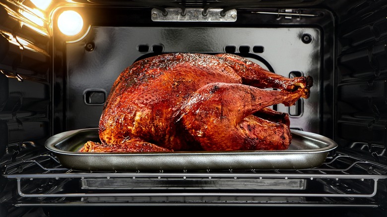 Roast turkey in the oven