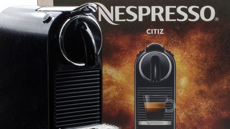 Nespresso CitiZ and its box