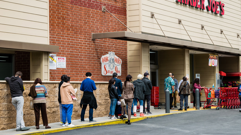 A line outside Trader Joe's