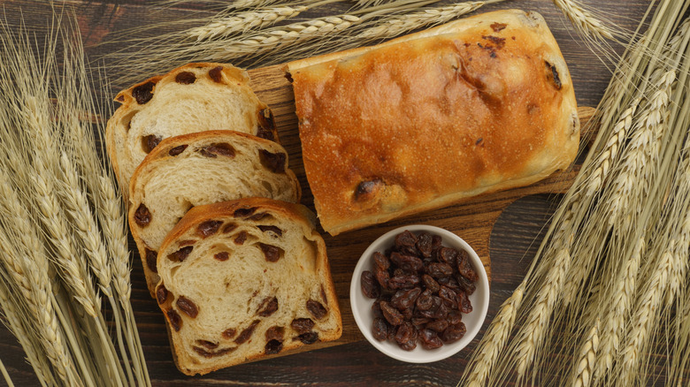 sliced raisin bread with wheat stalks