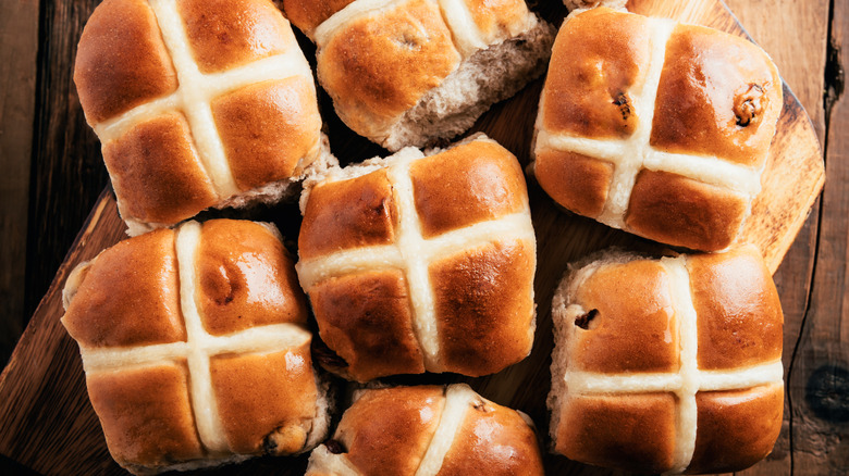 multiple hot cross buns