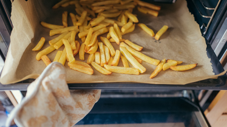 Fries in oven