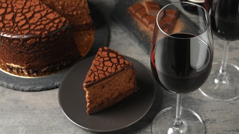 Chocolate cake and red wine