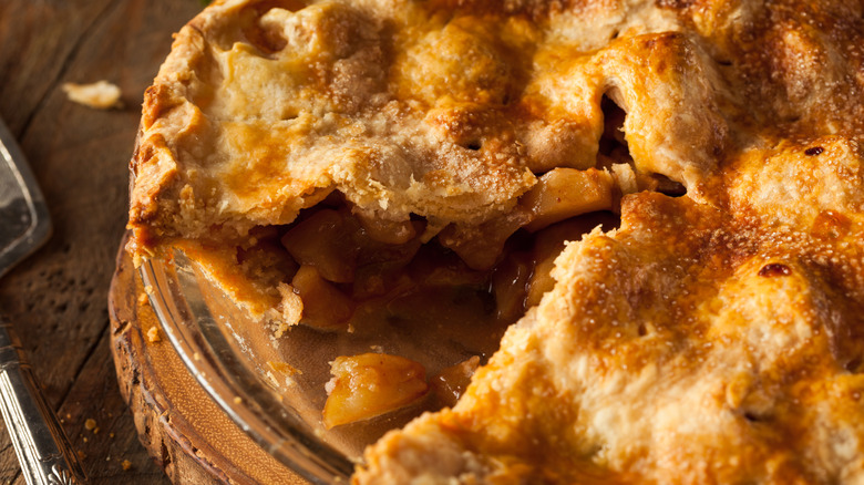 Flakey apple pie crust