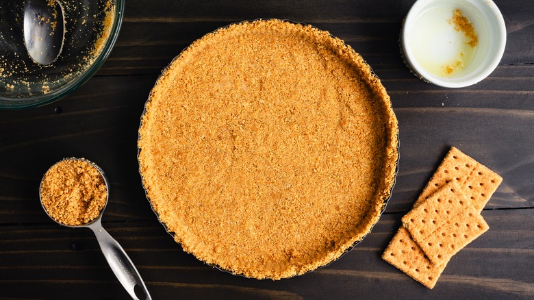 Graham cracker crust with ingredients