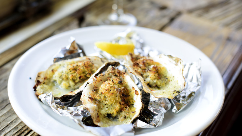 Baked oysters with bread crumbs