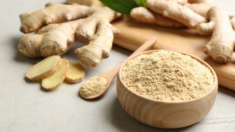fresh and powdered dried ginger