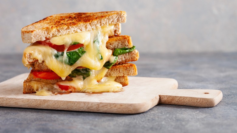 Grilled cheese with vegetables