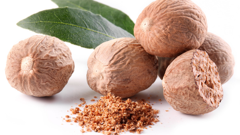 whole nutmeg and ground spice