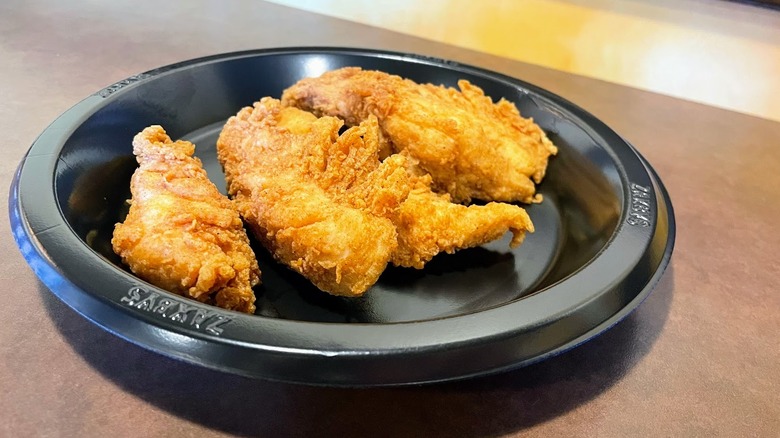 plate of chicken tenders