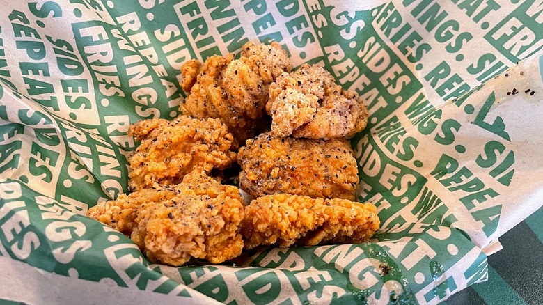 basket of boneless wings