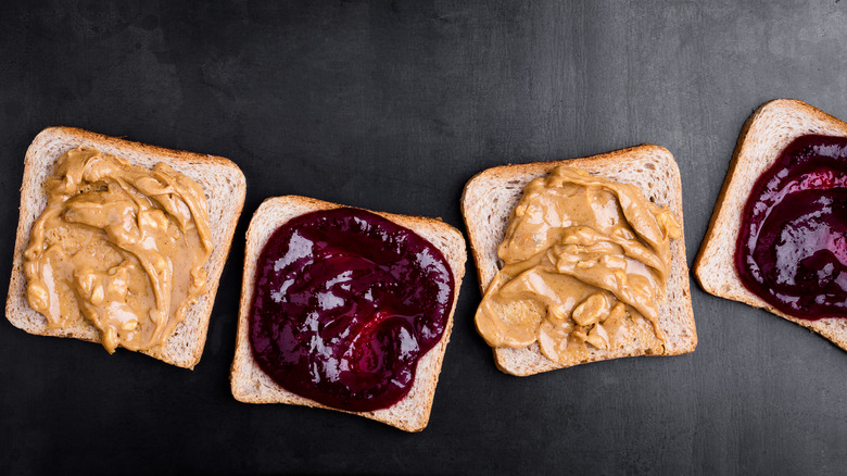 PB&J on bread