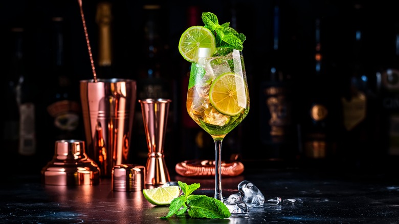 cocktail with lime and mint