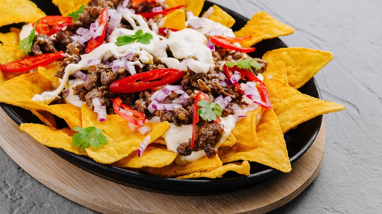 ground beef nachos with toppings