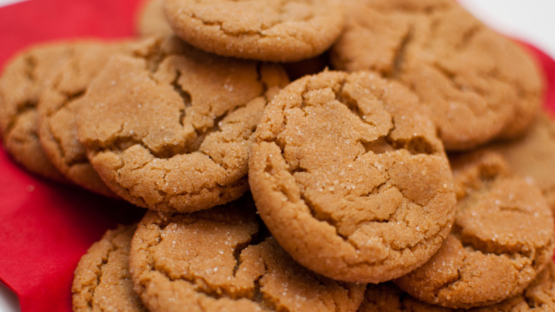 Up close plate of ginger snap cookies