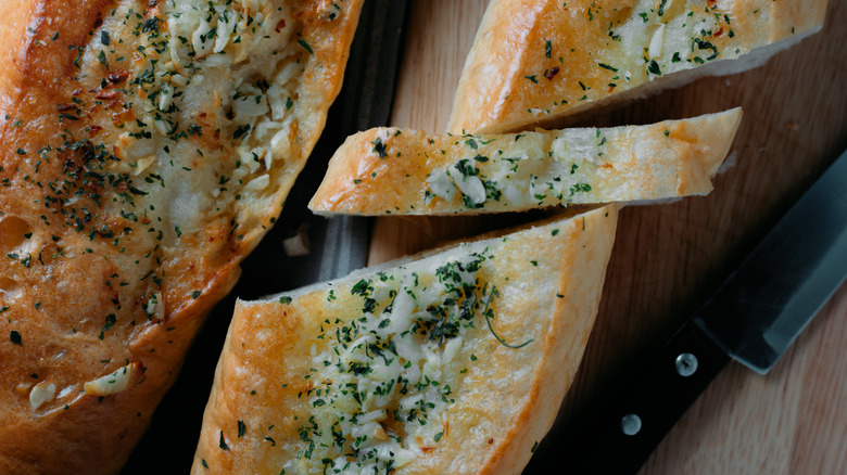 close up of garlic bread