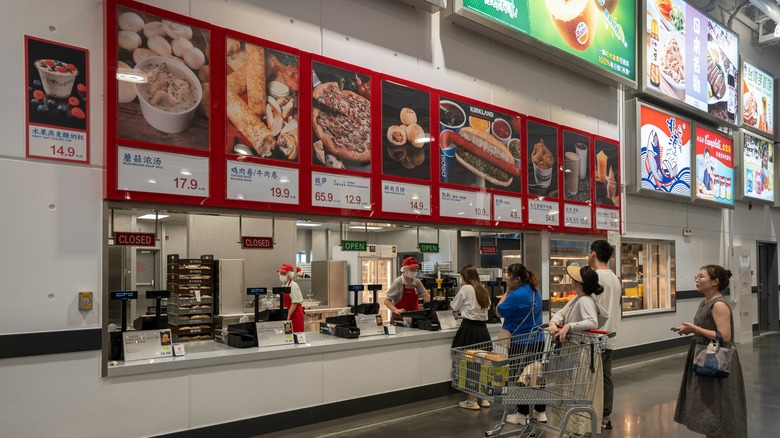 Costco food court in China