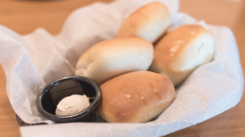 Texas Roadhouse rolls with butter