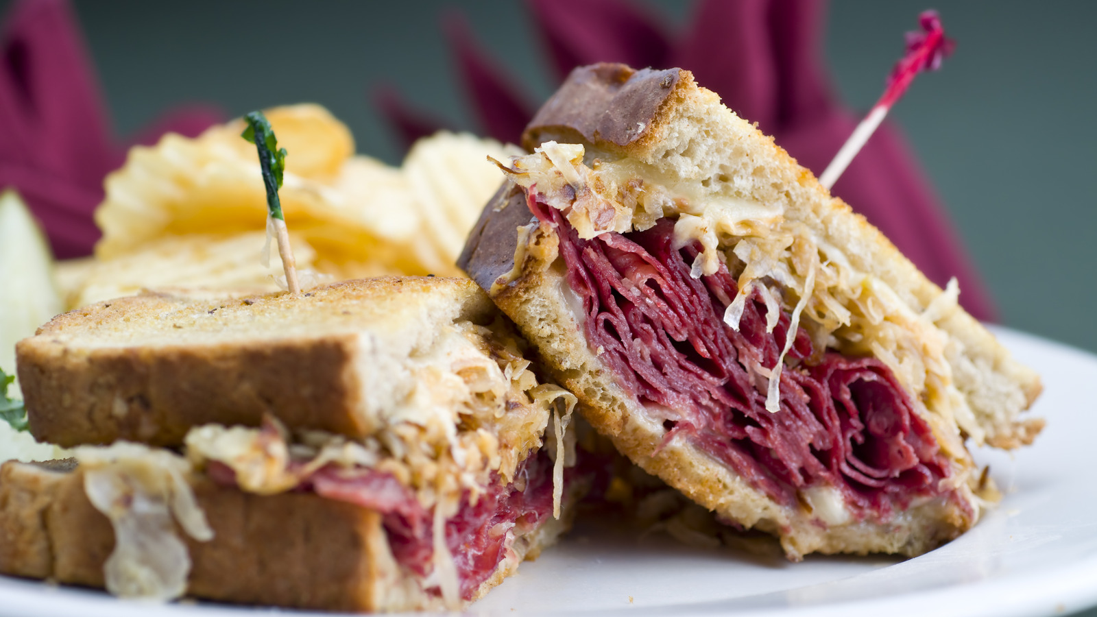 The Best Reuben Sandwiches in America, According to Reviewers