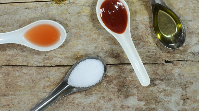 vinegar ketchup sugar spoons
