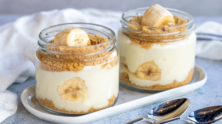 banana pudding in small glass jars