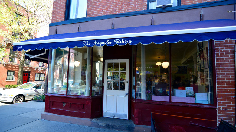 magnolia bakery storefront