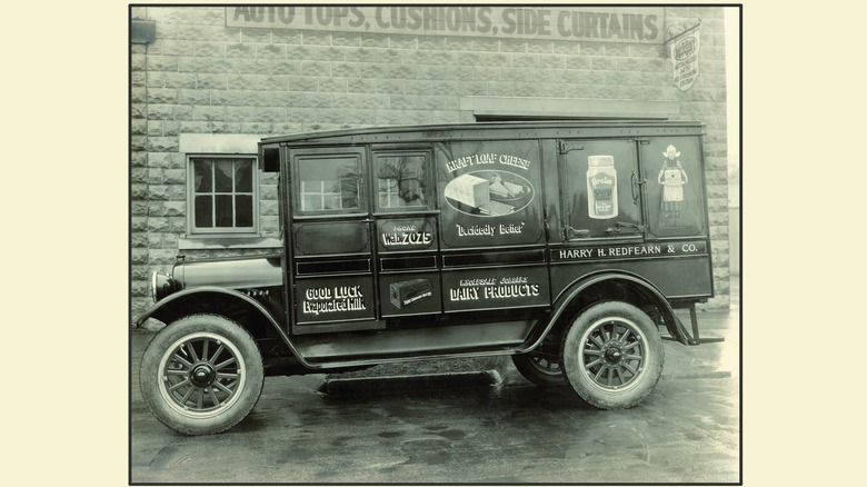 photo of a Kraft cheese truck