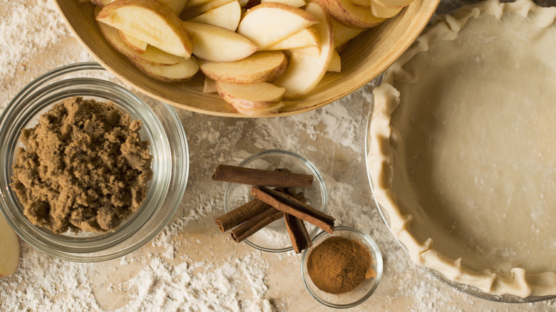 Apple pie ingredients