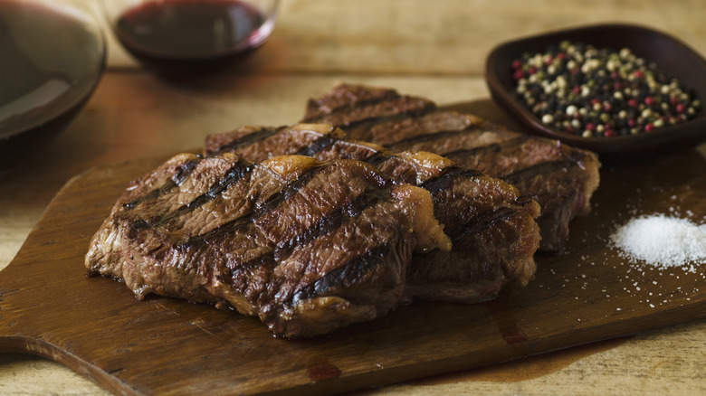 Grilled beef with spices