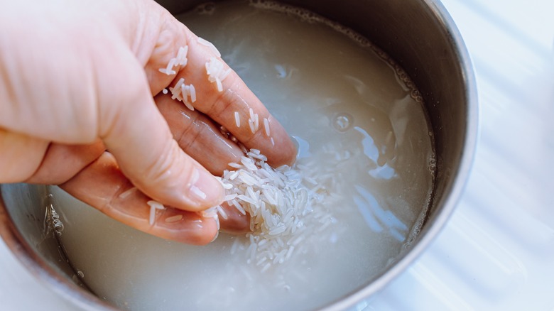 Pot of rinsed rice