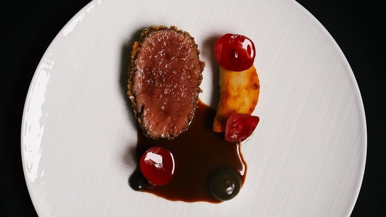Close-up for an elegantly-plated steak