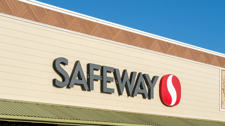 Safeway grocery store exterior signage