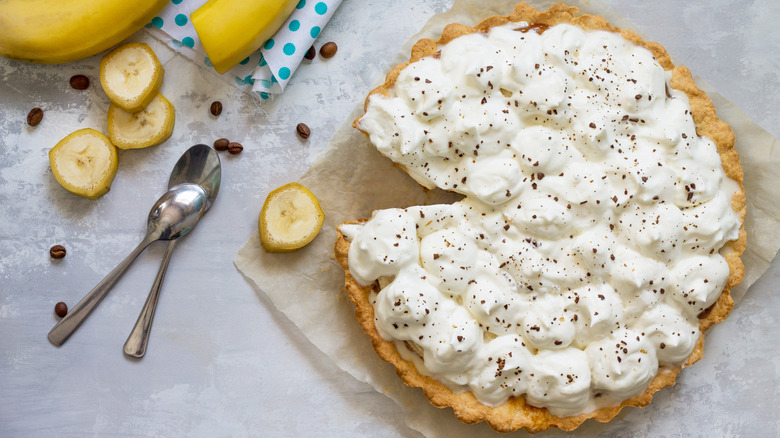 Banoffee pie and bananas